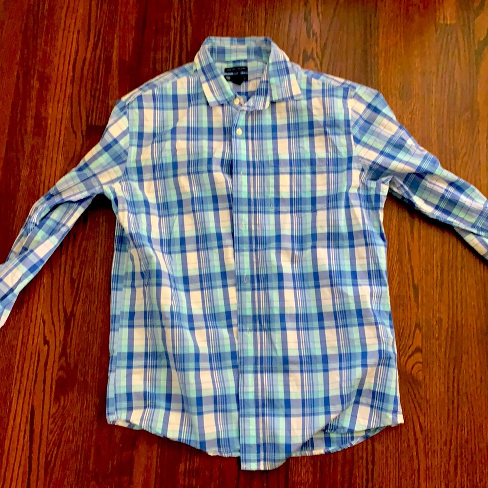 Gap size large plaid long sleeve buttton down